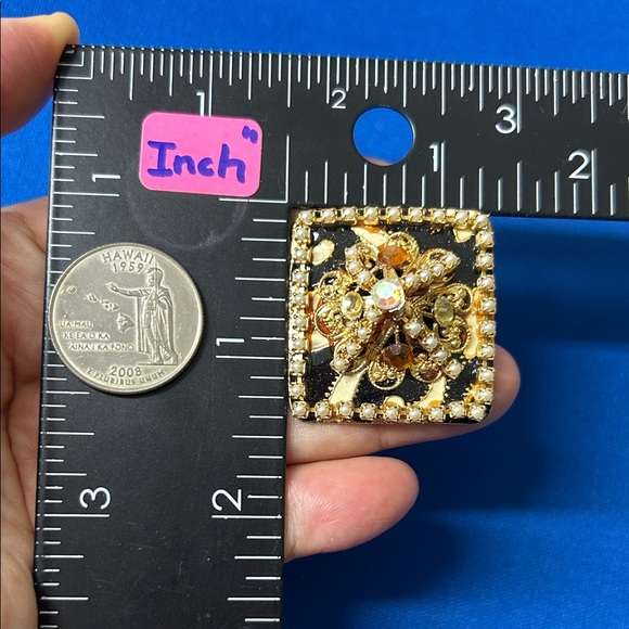 🖤Vintage Elegant Black and Gold Square Clip on Earrings